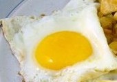Bratsellerie mit Spiegelei