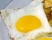Bratsellerie mit Spiegelei