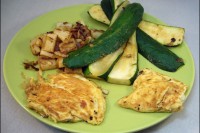 Fetaomeletts mit geduensteter Zucchini