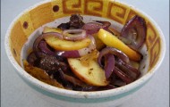 Blutwurst mit Äpfeln und Zwiebel