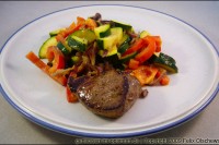 Hirschsteak mit frischem Gemuese