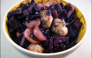 Putengulasch an Rotkohl