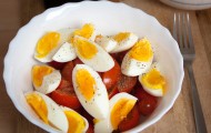 Tomatensalat mit Ei