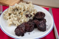 Topinamburbrei mit Blutwurst